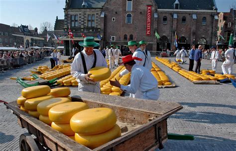 Mercado de queijos na Holanda > Conexão Amsterdam