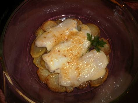 Merluza con patatas y mayonesa al horno   Receta de cocina