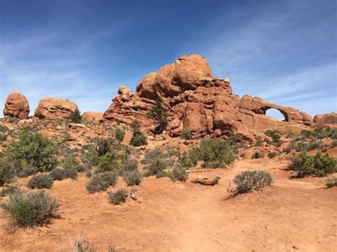 mesa arch area: fotografía de Mesa Arch, Parque Nacional ...