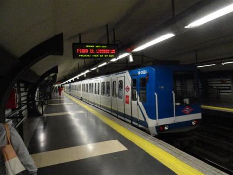 Metro de Madrid   Picture of Madrid Metro, Madrid ...