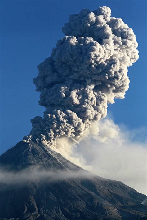 Mexico City volcano: Thousands at risk as massive volcano ...