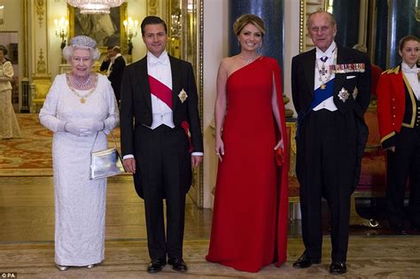 Mexico president and wife Angelica Rivera visit the Queen ...