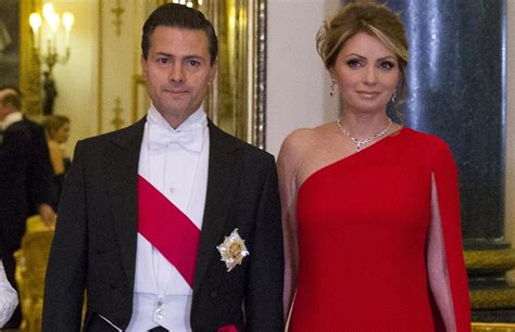 Mexico s glamorous First Lady Angélica Rivera charms Queen ...