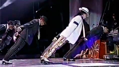 Michael Jackson   Smooth Criminal  Live HIStory Tour Kuala ...