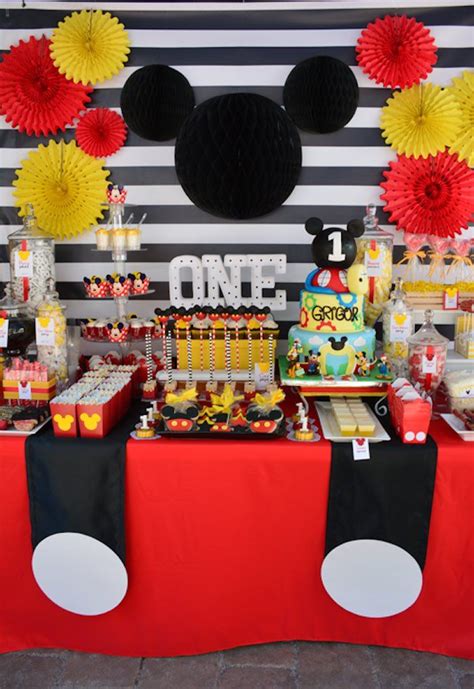 Mickey Mouse 1st Birthday Party | Ideas for 1st birthday ...