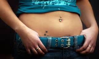 Middle school girl pierced classmate s belly button and ...