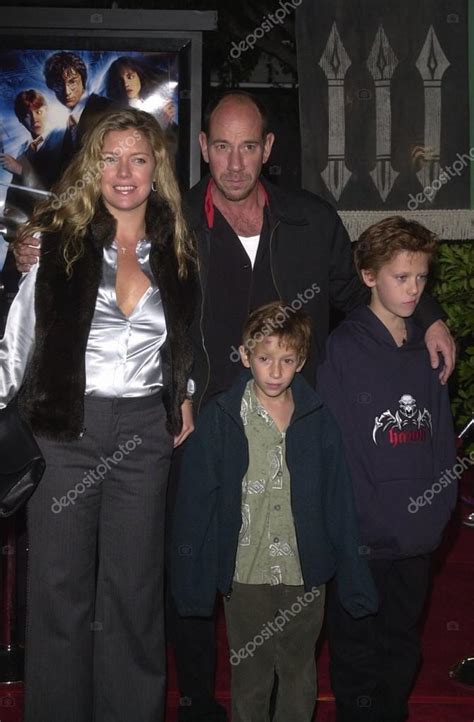 Miguel Ferrer with wife Leilani Sarelle and sons – Stock ...