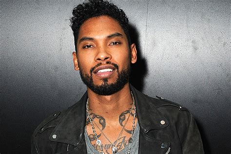 Miguel Gets Naked on  WILDHEART  Album Cover