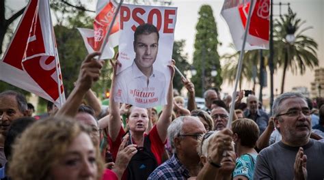 Militantes del PSOE se concentran en Valencia en apoyo a ...