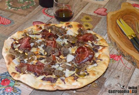 mimamacocinamejor: Pizza con champiñones, cecina y trufa