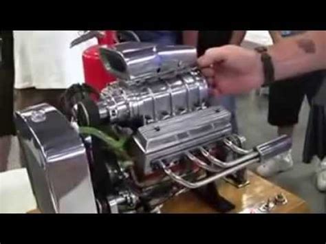 Mini Motor V8 funcionando   YouTube