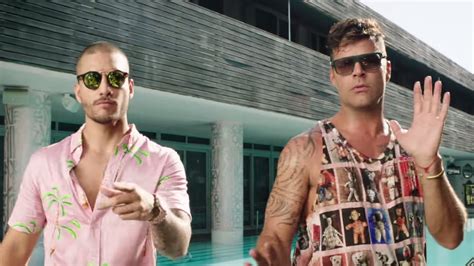 Mira a Ricky Martin y Maluma en una  pool party  en Miami ...