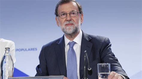 Moción de censura: Rajoy renuncia al escaño, aforamiento y ...