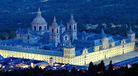 Monasterio de El Escorial: 33.000 metros cuadrados a 50 ...
