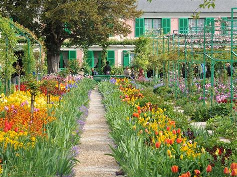 Monet s garden: reflections on Giverny   Saga
