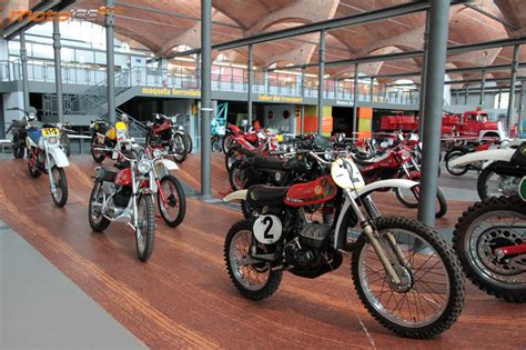 Montesa: Libro y Exposición en Barcelona   Moto 125 cc