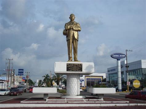 Monumento a Lázaro Cárdenas   Minatitlán