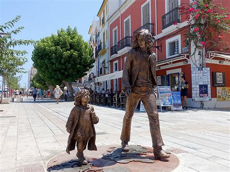 Monumento a los hippies   Ibiza 5 Sentidos