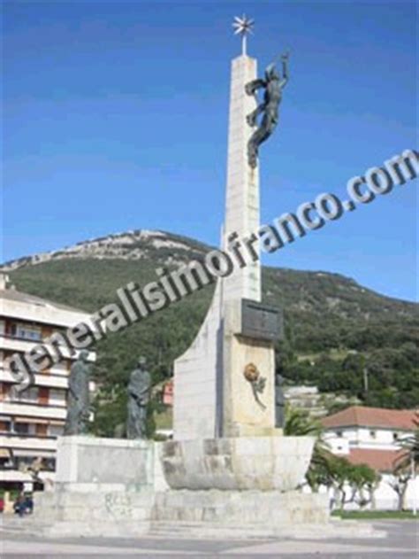 Monumento en honor al Almirante Carrero Blanco.