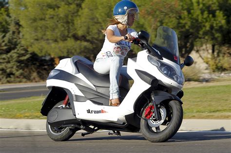 Motocicletas para mujeres – Descargar imágenes gratis
