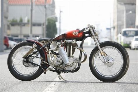 Motos clásicas inglesas restauradas con estilo japonés ...