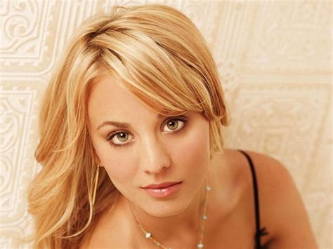 Movie Stars: Kaley Cuoco Pictures