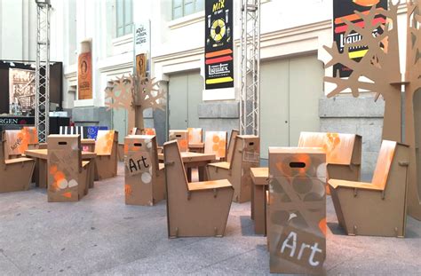 Muebles de cartón para Art Madrid.