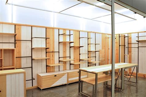 Muebles madera de pino natural para tienda ropa en mercat ...
