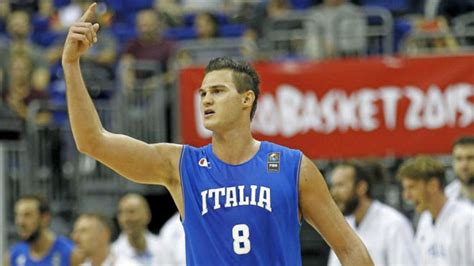 Mundial de Baloncesto: El seleccionador de Italia carga ...