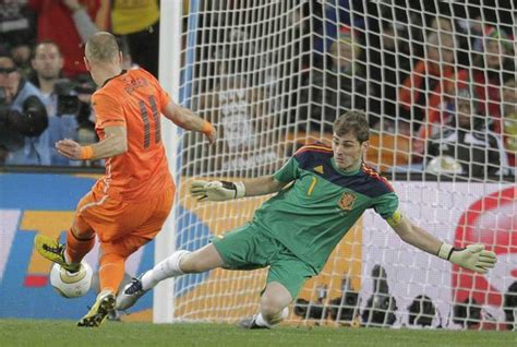 Mundial de fútbol de Brasil 2014: España y Holanda, minuto ...