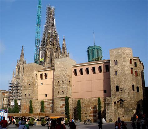 Muraille romaine de Barcelone — Wikipédia
