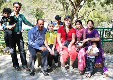 My family and Indian family   Jaipur Zoo   Rajasthan   India