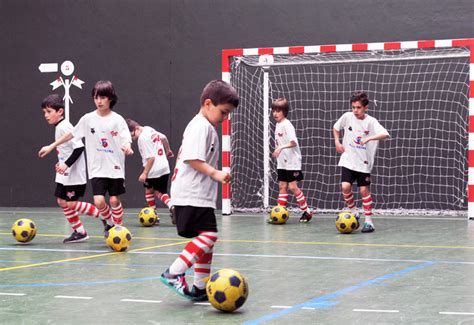 Nace la primera academia de fútbol sala en Euskadi. Deia ...