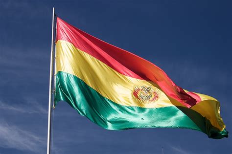 NACIONALISMO RADICAL BOLIVIANO: NUESTRA BANDERA NACIONAL ...