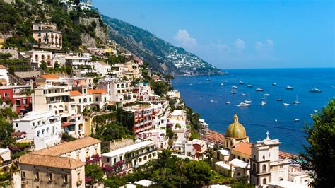 Nápoles, ciudad de la costa italiana
