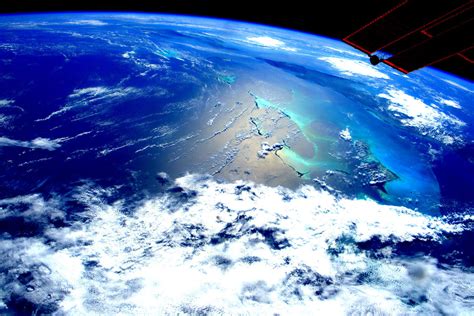 NASA Shares the 45 Best Pics from Scott Kelly’s # ...