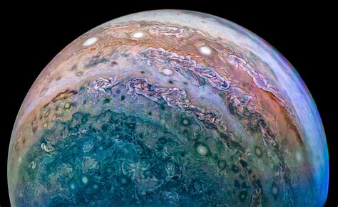 NASA’s Juno Orbiter Delivers Spectacular New Photos of ...