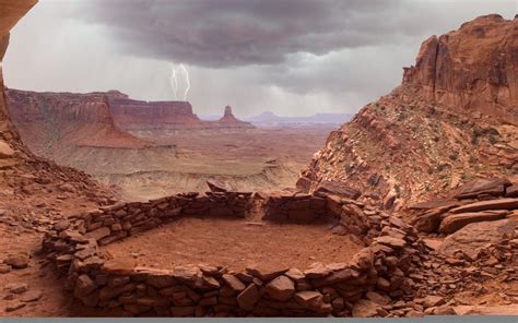 Nature: False Kiva, Canyonlands National Park, Utah ...