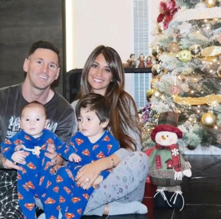 Navidad en pijama para la familia Messi y cumple de Anna ...