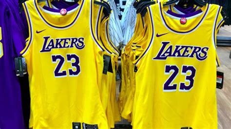 NBA: LeBron James recupera el  Showtime  para los Lakers ...