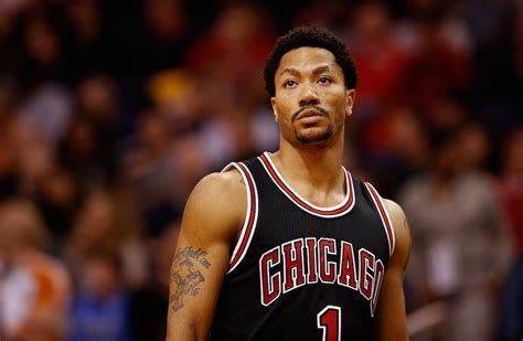 NBA: What’s Wrong With Derrick Rose These Days?