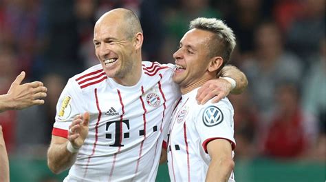 Neue Verträge für FC Bayerns Robben und Rafinha: „Spielen ...