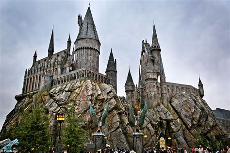 New Harry Potter theme park opens at Universal Studios in ...