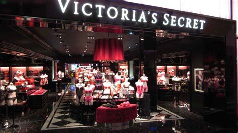 New Store at Miracle Mile Sho...   Victoria s Secret ...