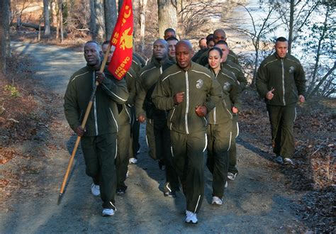 New suits in the running > Headquarters Marine Corps ...