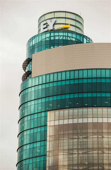 News   EY instala su logo en Torre Azca, la nueva sede de ...