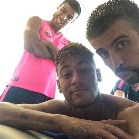Neymar faz selfie com Gerard Piqué e Rafinha Alcantara ...