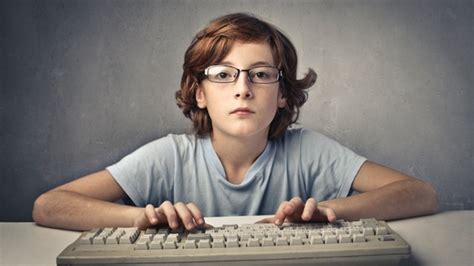 Niño de 12 años hackea sitios del gobierno | unocero