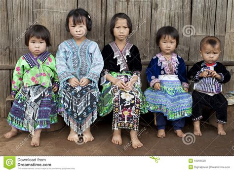 Niños De Asia, Grupo étnico Meo, Hmong Foto de archivo ...