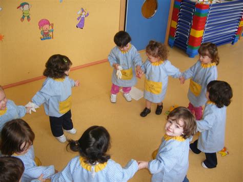 Niños jugando al corro de la patata | Recurso educativo ...